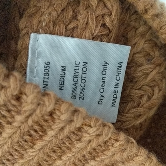 Lumiere chunky sweater in sz Medium - Picture 7 of 7